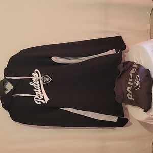 Oakland Raiders hoodie and tee